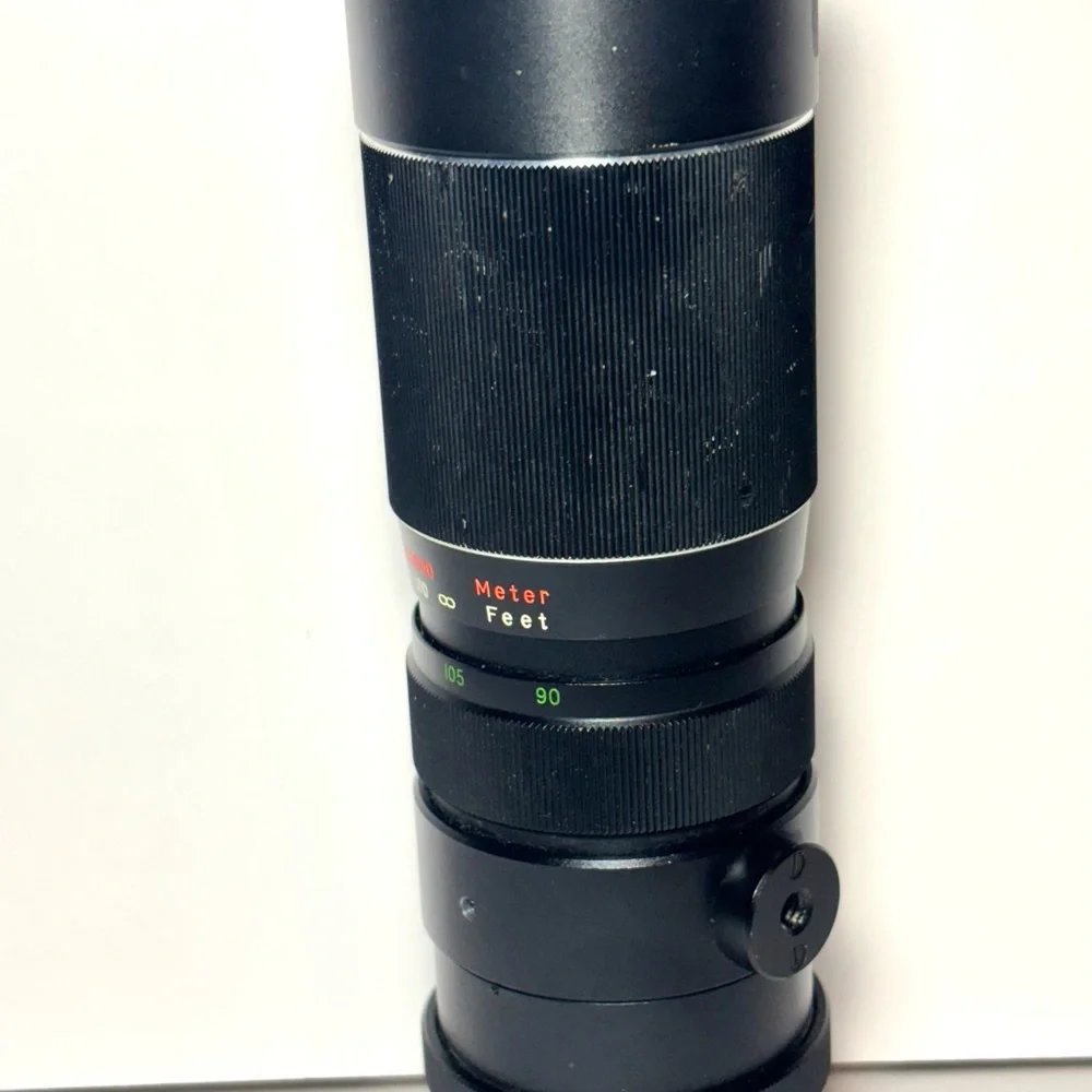 Soligor Auto-Zoom 90mm-230mm I :4.5 Lens No. 1692959 W/ Tripod Mount